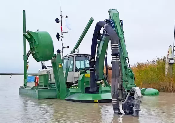 Amphibious Multiple Dredger